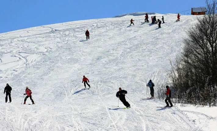 Skiing on Vučje – a family winter destination near Nikšić