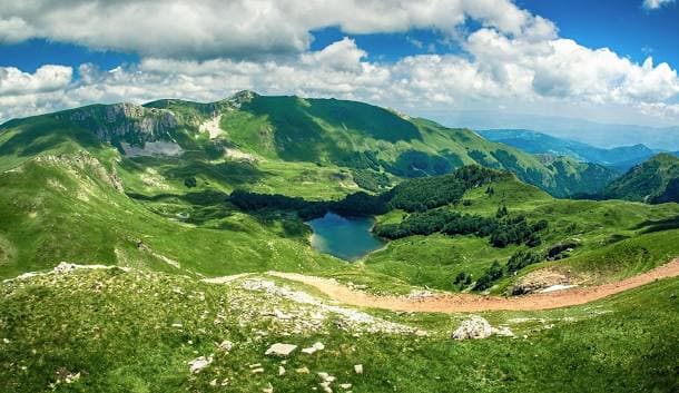 Bjelasica – zelená hora pro pěší turistiku, katuny a jezera