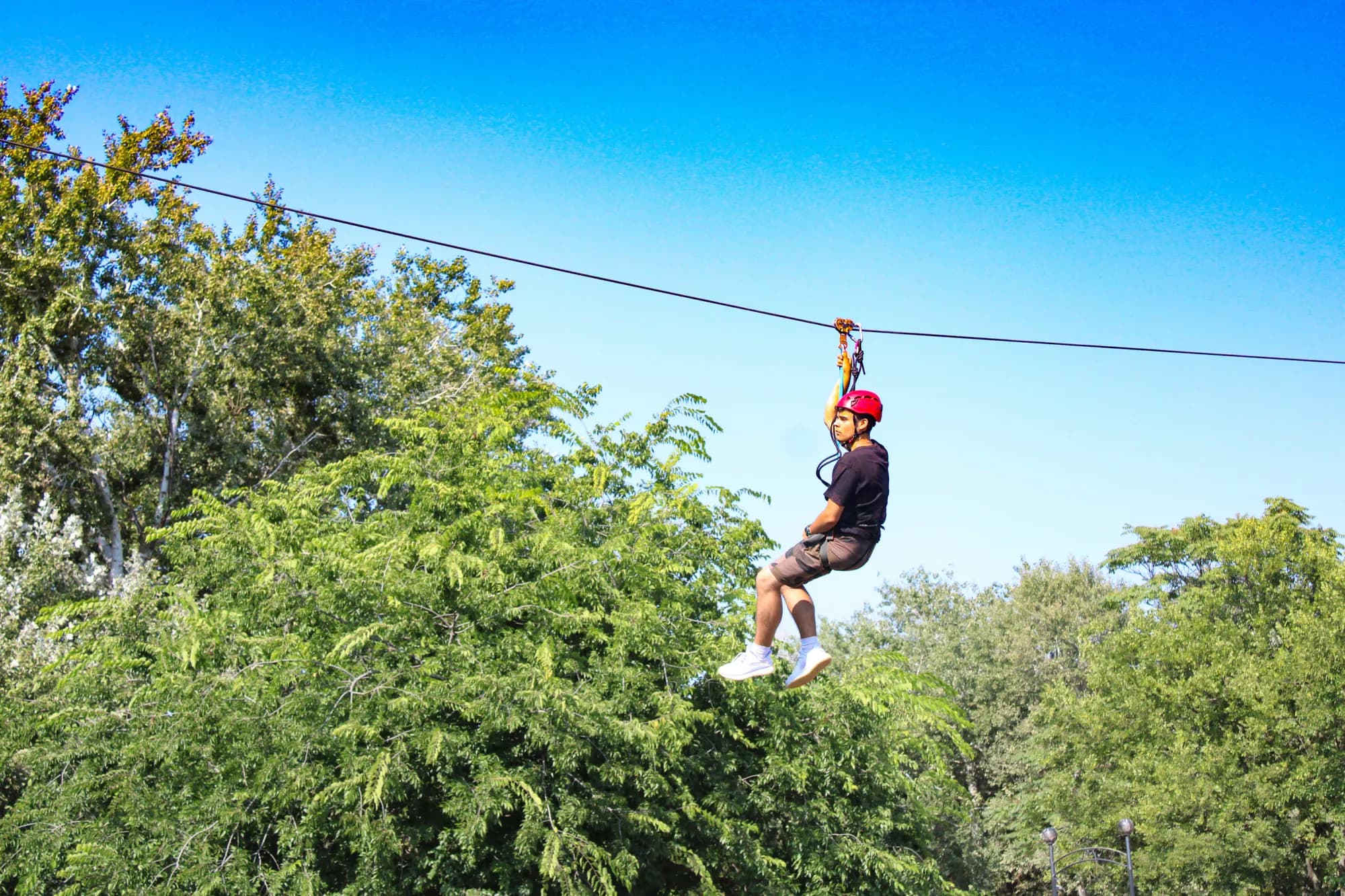Zipline u Crnoj Gori – najljepše lokacije za adrenalinski let
