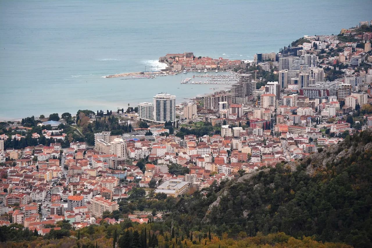 Budva: Vodič za porodično putovanje kroz vijekove i plavetnilo Jadrana