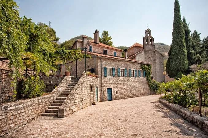 Edificios religiosos de la Riviera de Budva