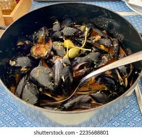 Buzara: el aroma del Adriático en un plato.