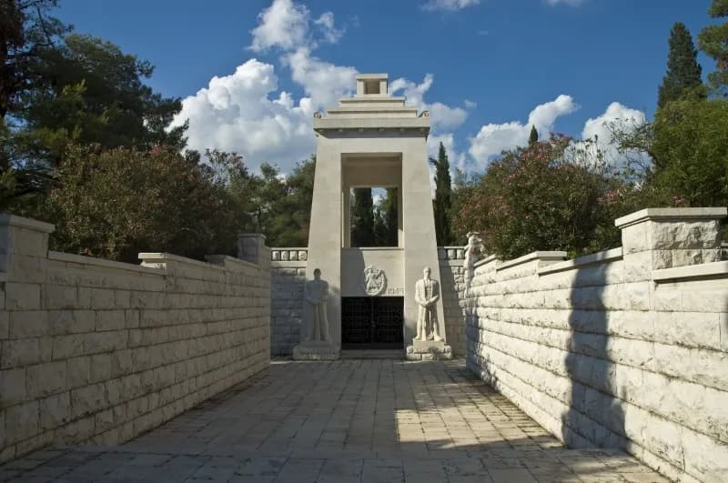 Spomenici i memorijalna mjesta Podgorice: Istorijski mozaik u srcu Crne Gore